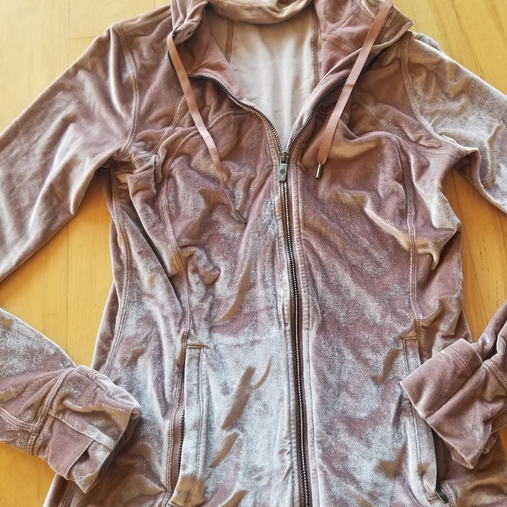 SOLD Lululemon Rare Hooded Define - Picture 7 of 9